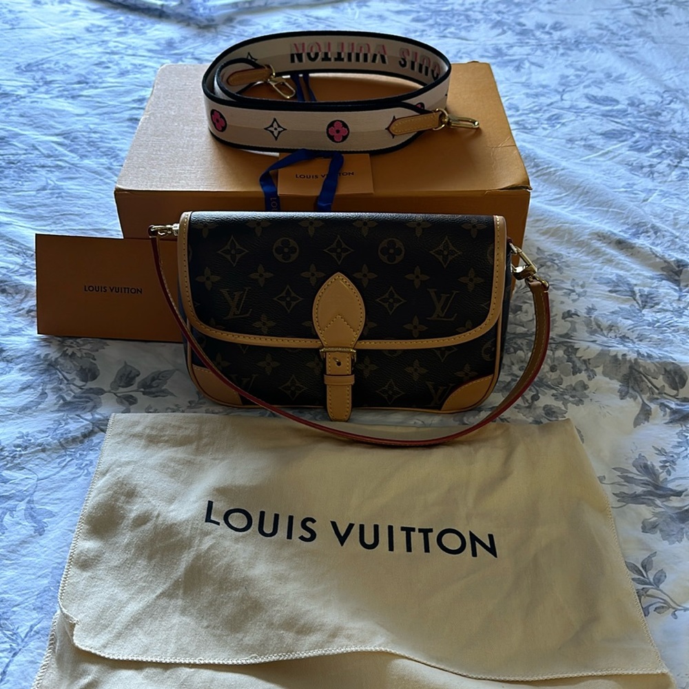 Authentic Louis Vuitton Diane crossbody.  EUC